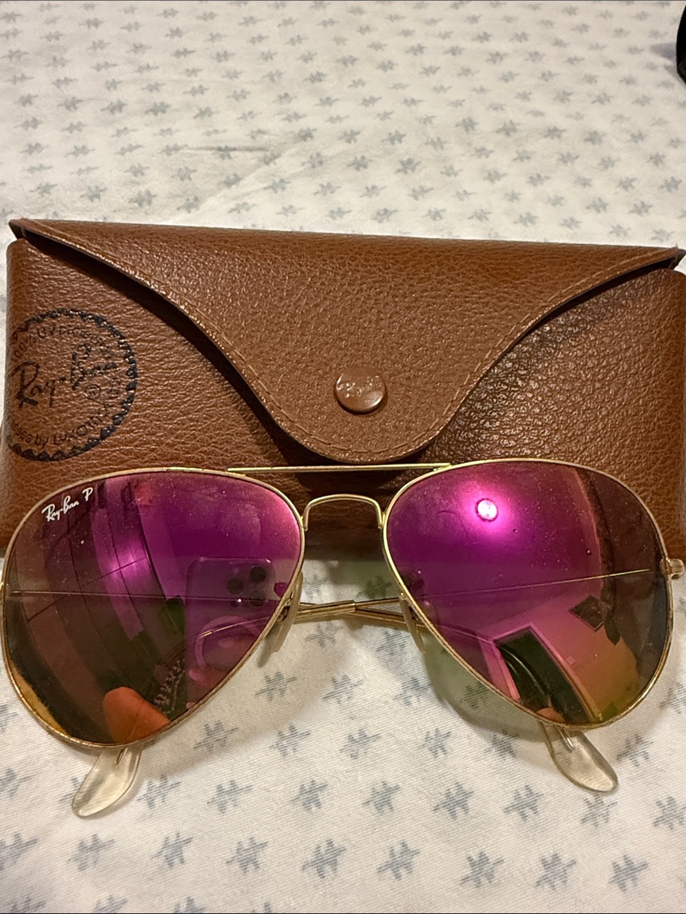 Ray-Ban Aviator Sunglasses with Pink Mirror Lenses and Gold Frame